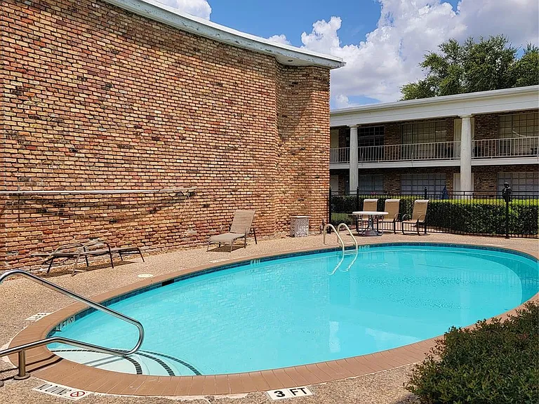 2101 Fountain View Dr #27 — Photo 25