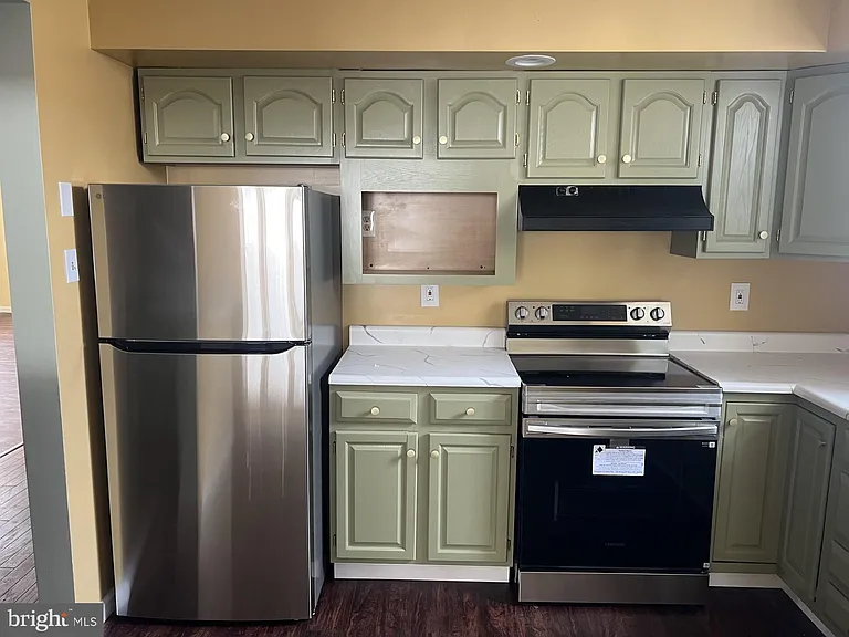 132 E Main St #2 — Photo 2