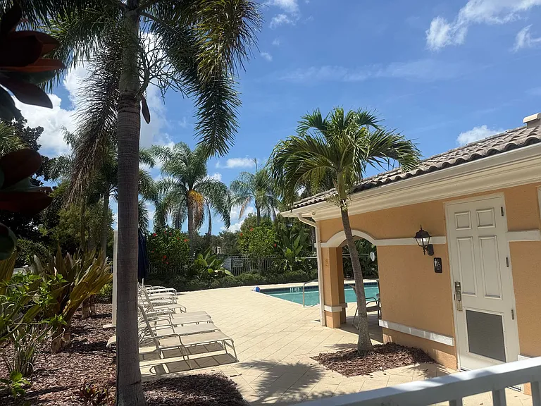 1603 Napoli Dr W — Photo 46