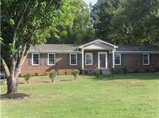 505 General Roberts Dr, Columbia, TN 38401