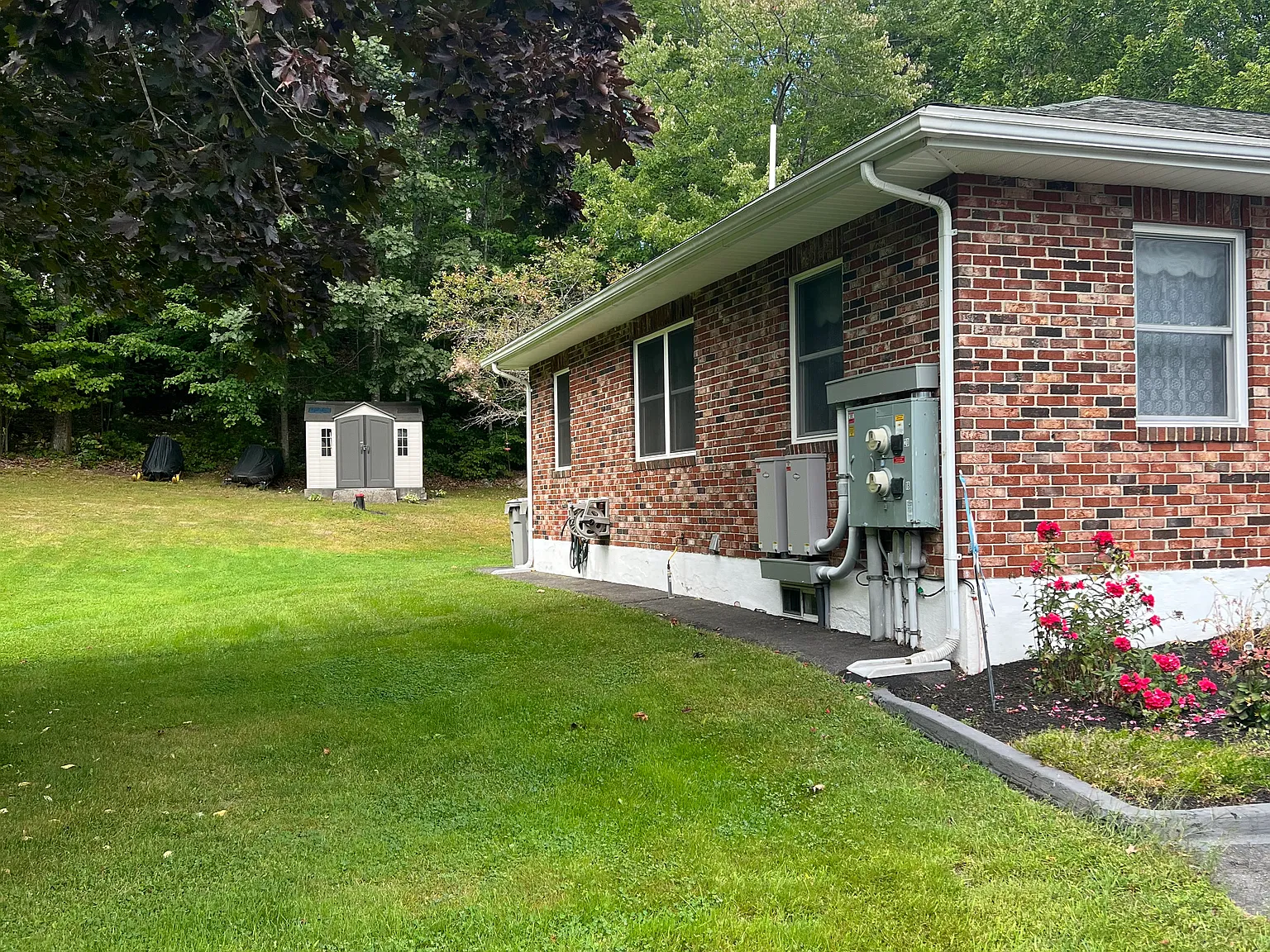 3 bed, 2000 sqft, $2,200 — Photo 3