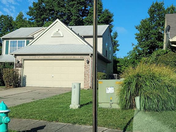 2nd image of 820 Charter Woods Dr