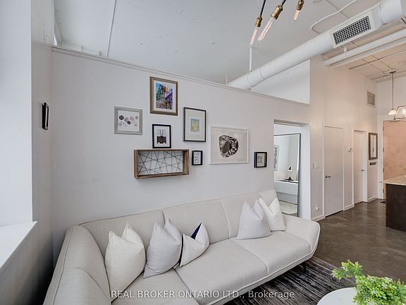 3rd image of 410 King St W #126