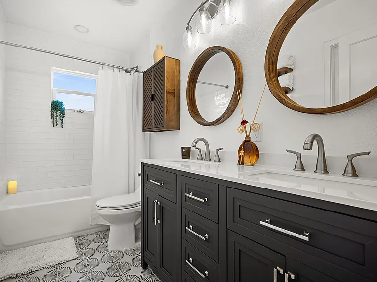 14032 N Bayshore Dr — Photo 16
