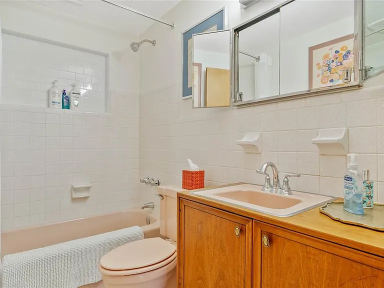809 E 15th Ave — Photo 23