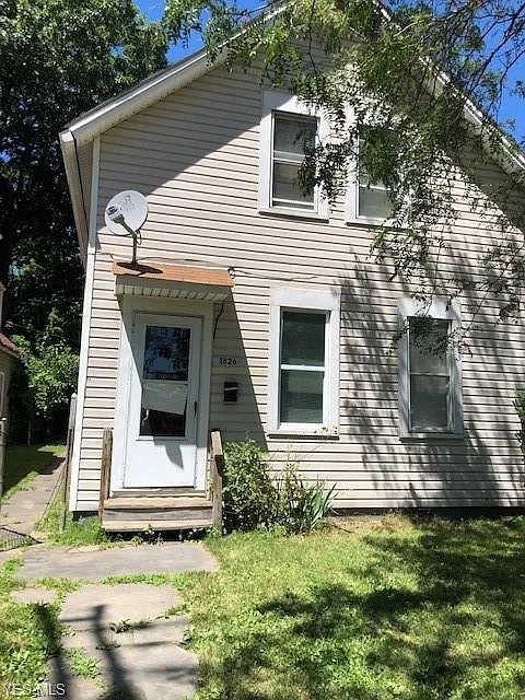 1826 Valentine Ave photo 1