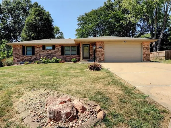 7314 N Wayne Ave, Gladstone, MO 64118