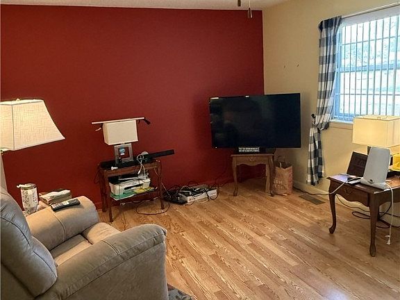 4th image of 116 Roland Estates Ln