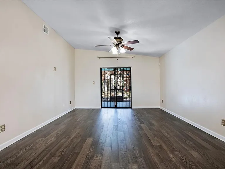 4805 Kingston Cir — Photo 10