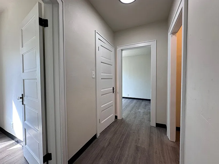 113 S Monroe Ave — Photo 22