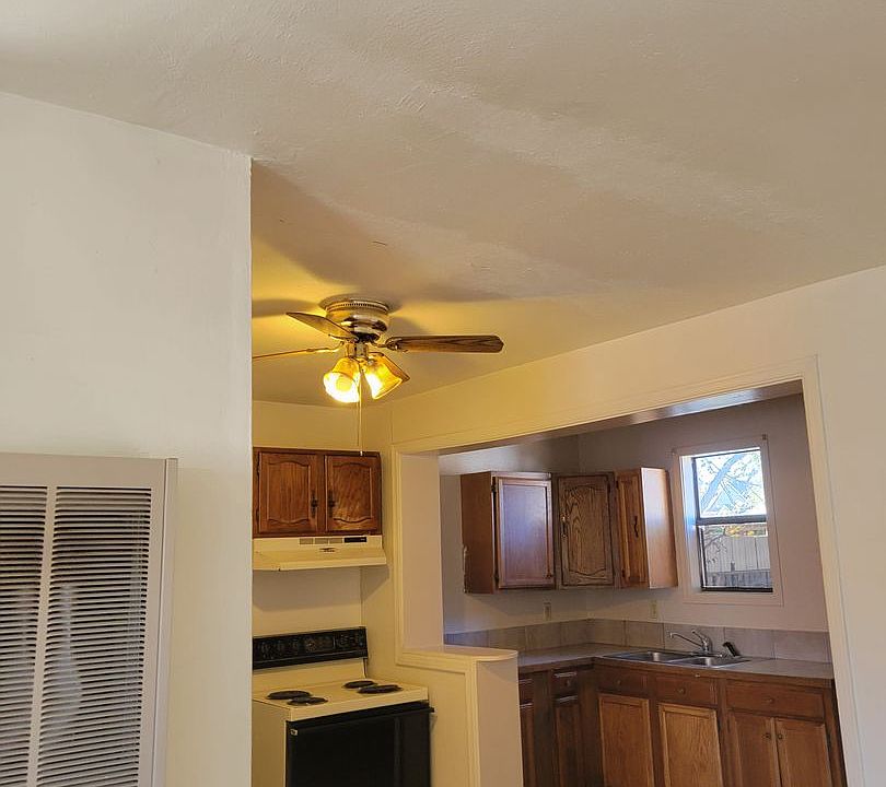 2nd image of 1302 Michigan Ave #1/2