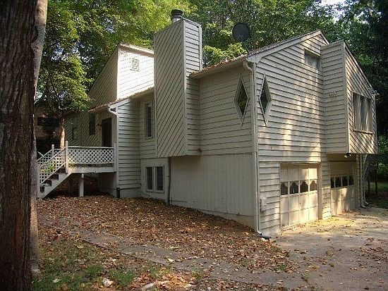 Quite wooded lot