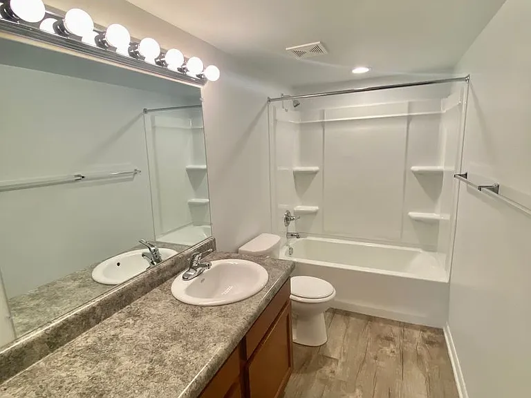 504 Saint Johns St — Photo 33