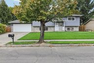NW 134th St-S0910-001.jpg