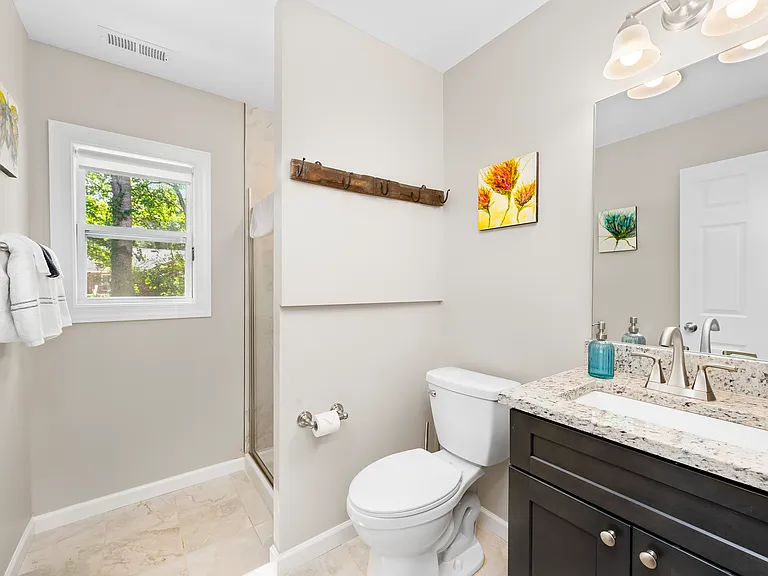 405 Little Sycamore Ln — Photo 18