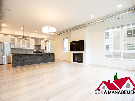 4th image of 410 N 1st St #204