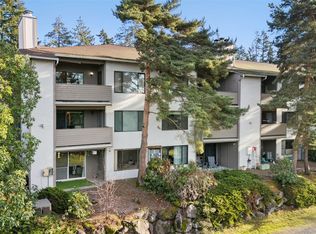 13601 NE 8th St APT 301, Bellevue, WA 98005