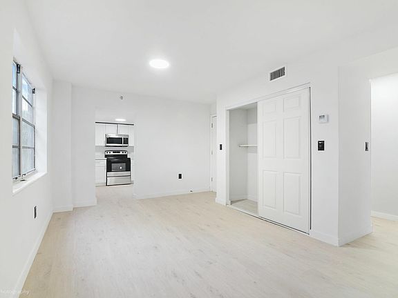 4th image of 12215 W Dixie Hwy APT 106