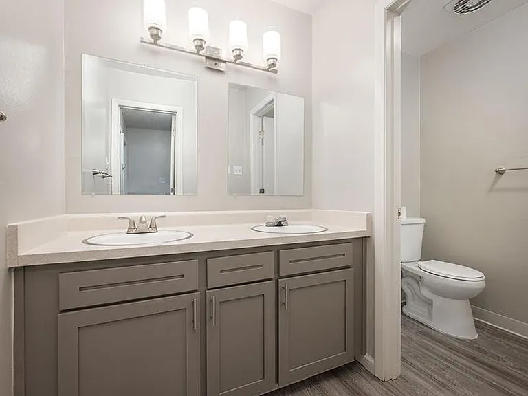 7100 Natalie Ave NE — Photo 20