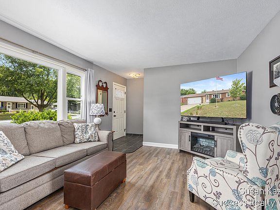 4th image of 1313 Brookridge Dr SE