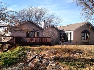 1513 Ranch View Cir, Manhattan, KS 66502