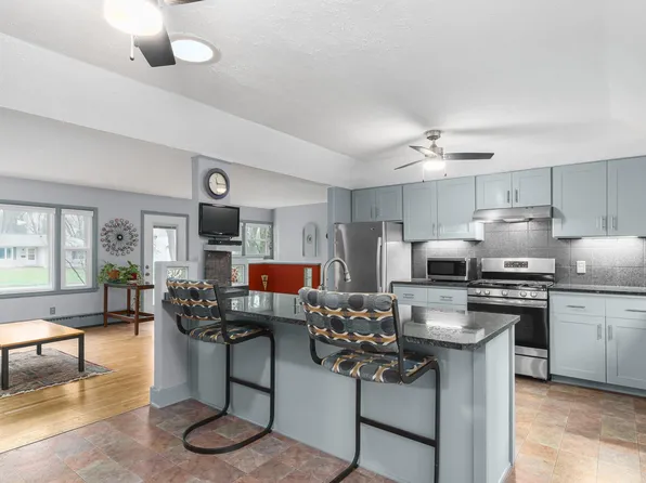 5802 Crabapple Ln, Madison, WI 53711