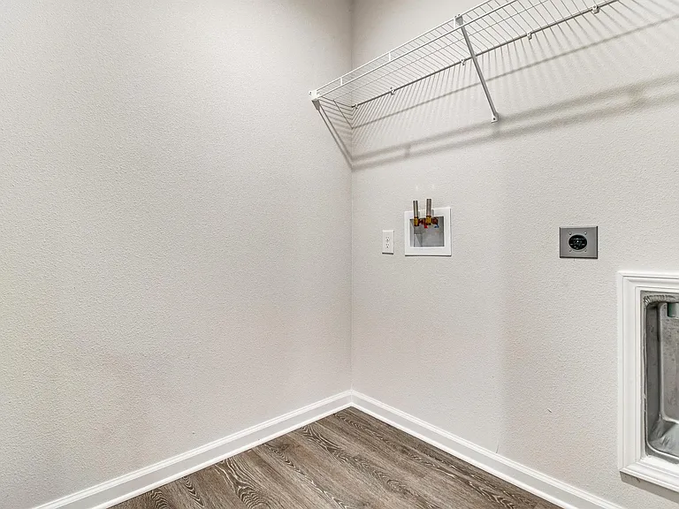 6746 Cambrian Rdg — Photo 6