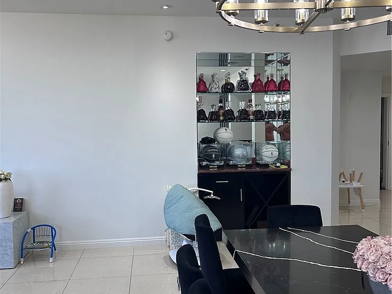 343 Pioneer Dr #Penthouse 2 — Photo 7