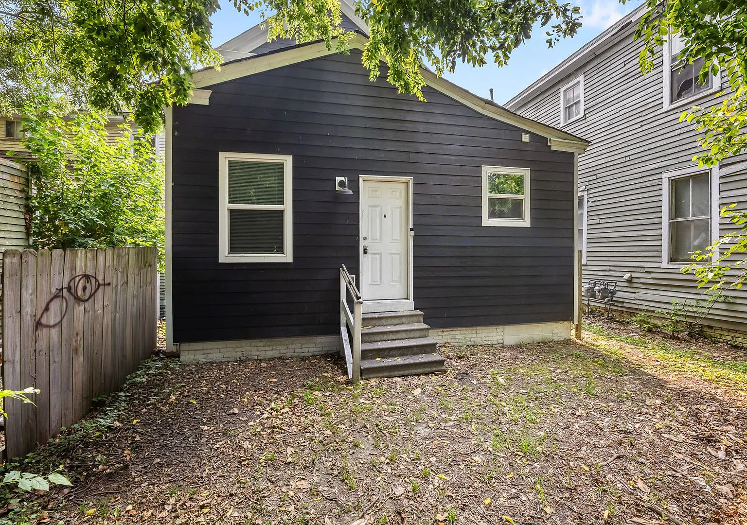 126 Linden Avenue — Photo 2