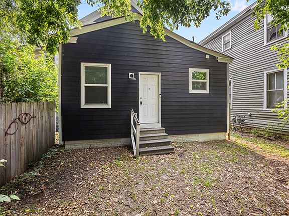2nd image of 126 Linden Ave APT 2