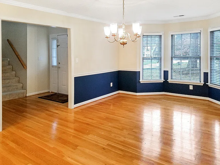 7704 Middlefield Mews — Photo 2