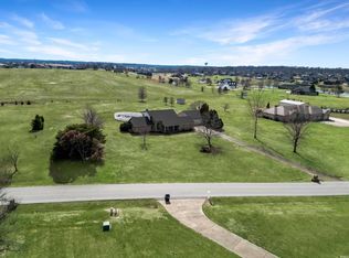 6177 Lyndhurst Dr, Newburgh, IN 47630