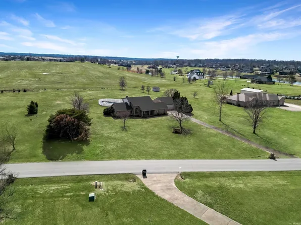 6177 Lyndhurst Dr, Newburgh, IN 47630