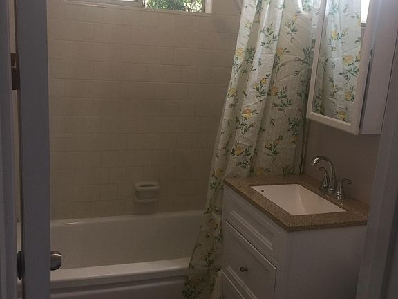4th image of 1536 Zara St
