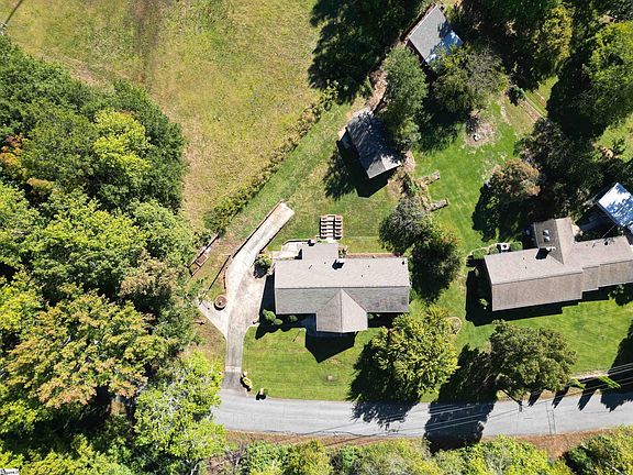 2nd image of 202 Elmhurst Rd