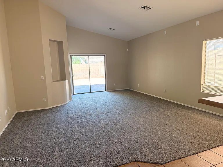 18518 N 20th Pl — Photo 2