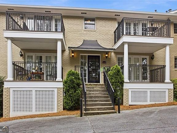 2nd image of 869 Briarcliff Rd NE APT B18