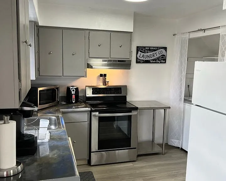 710 Randler Ave #A — Photo 7