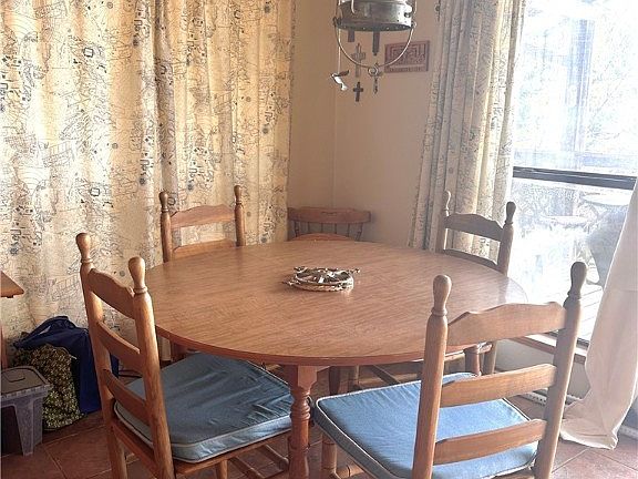 5th image of 1496 Tamarack Dr