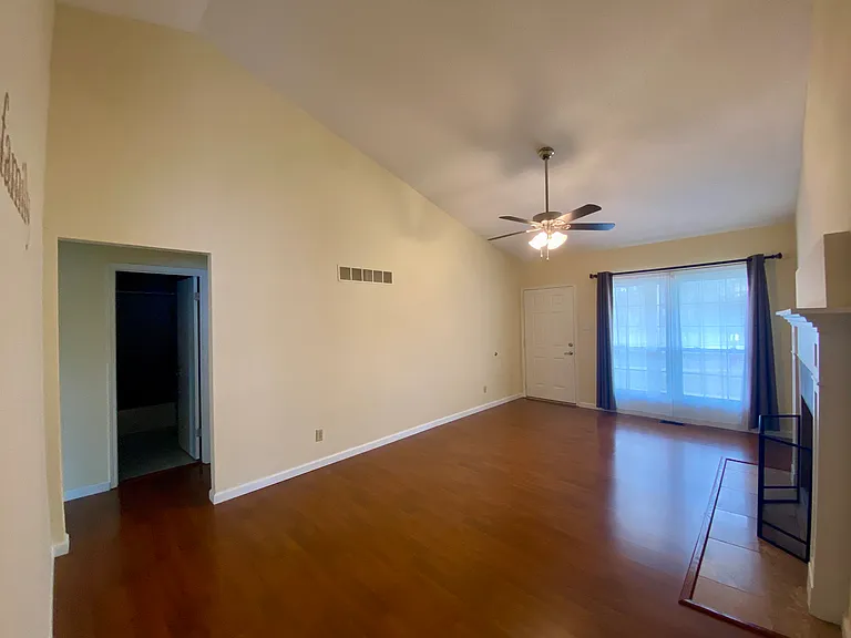 430 Brightfield Trl — Photo 2