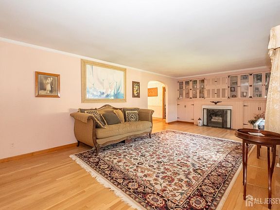 5th image of 5 Pardun Ave