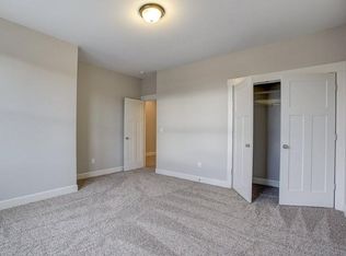 572 SE Hale Dr, Gresham, OR 97080