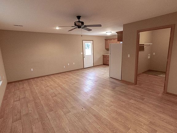 4th image of 1546 Florence Dr