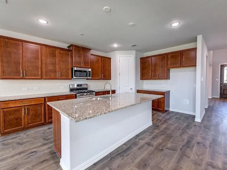 1012 Rosebay Dr — Photo 13