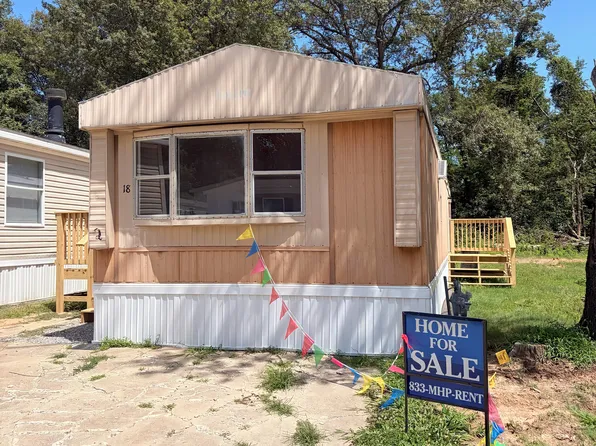 18 Deerwood Dr, Centralia, IL 62801