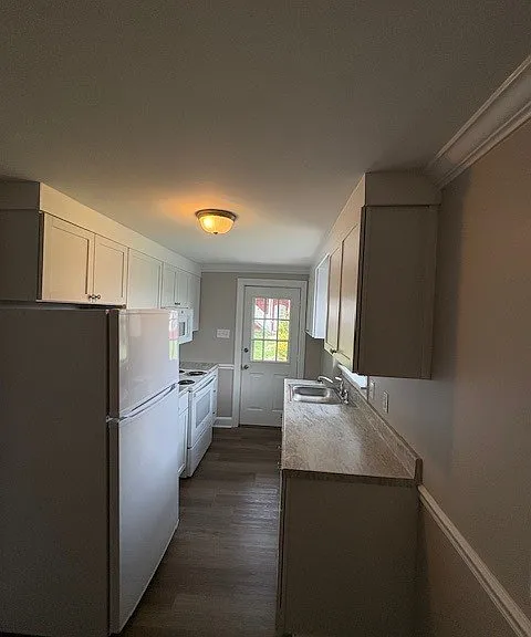 400 Virginia Ave — Photo 3
