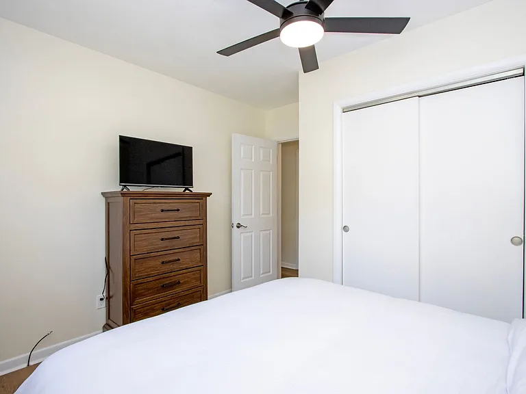 1720 W Hill Dr — Photo 17