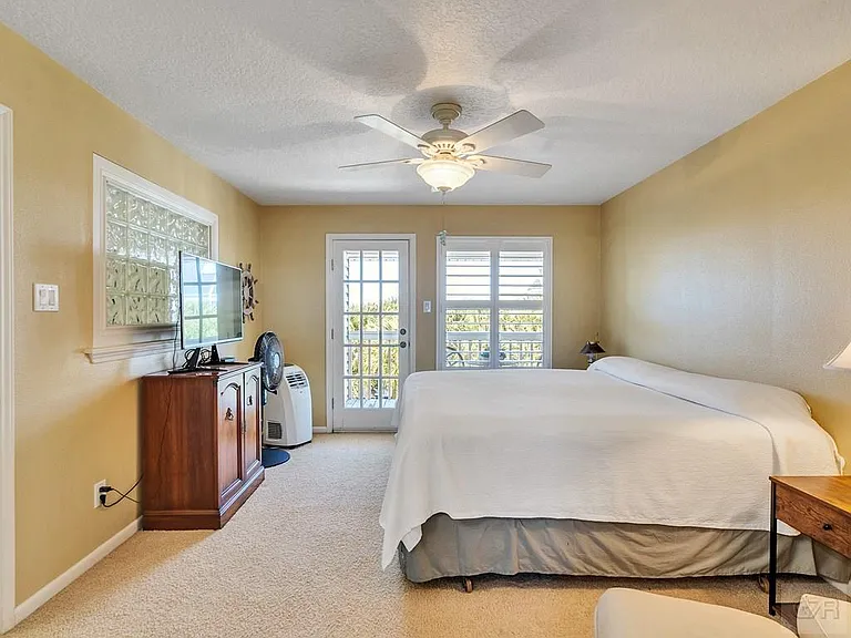 16627 Bayfront Dr — Photo 26