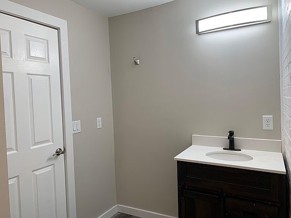 5th image of 301 Payne Ave #4