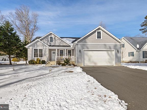 3rd image of 34061 Creek Rd